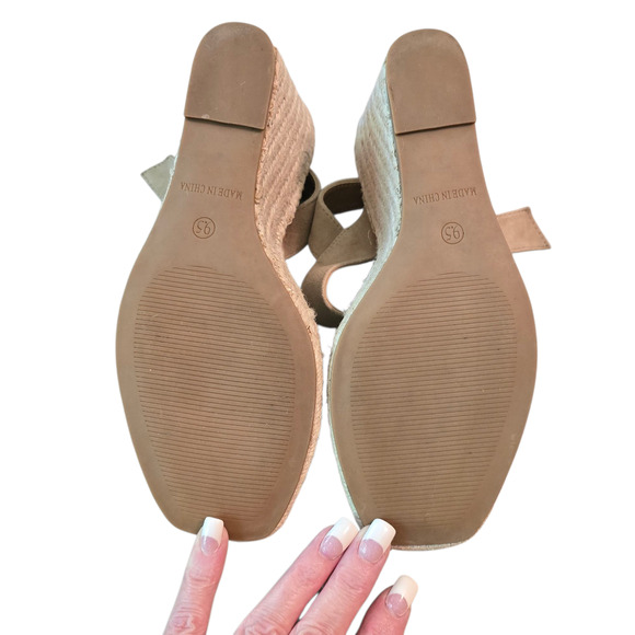 Steve Madden Womens Uri Wedge Sandal Espadrille Slingback Size 9.5M Tan Suede - Picture 10 of 10